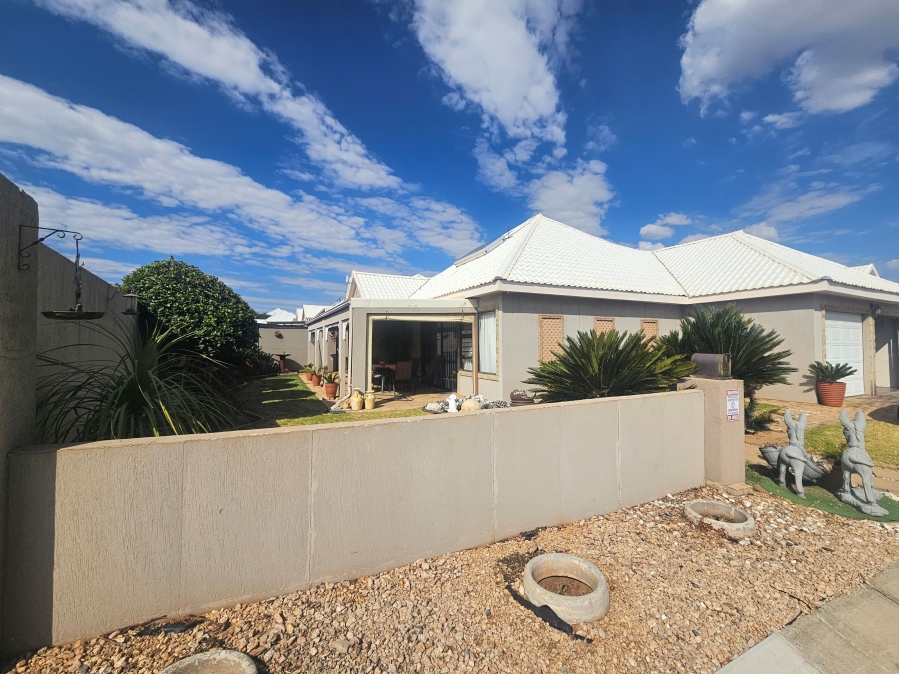To Let 2 Bedroom Property for Rent in Wilkoppies North West